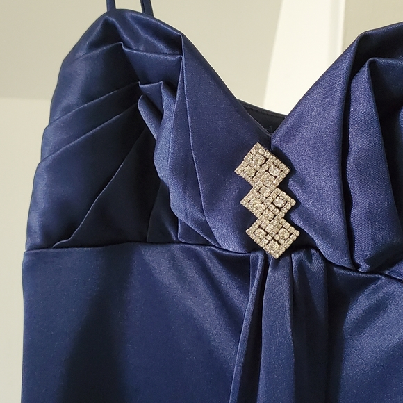 MASQUERADE NAVY BLUE FORMAL DRESS - Picture 5 of 7